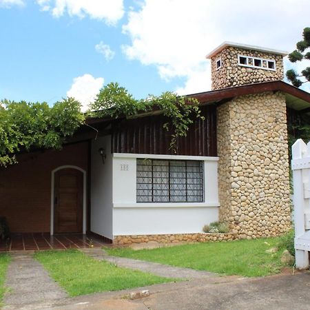 Casa Aconchegante No Capivari Campos do Jordão Zewnętrze zdjęcie